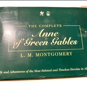 Boxed Set of LM Montgomery’s “Anne of Green Gables” Series